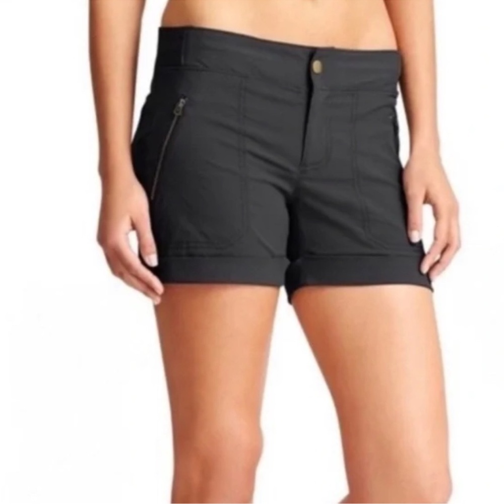 Athleta Trekkie ripstop cuffed shorts- size 6